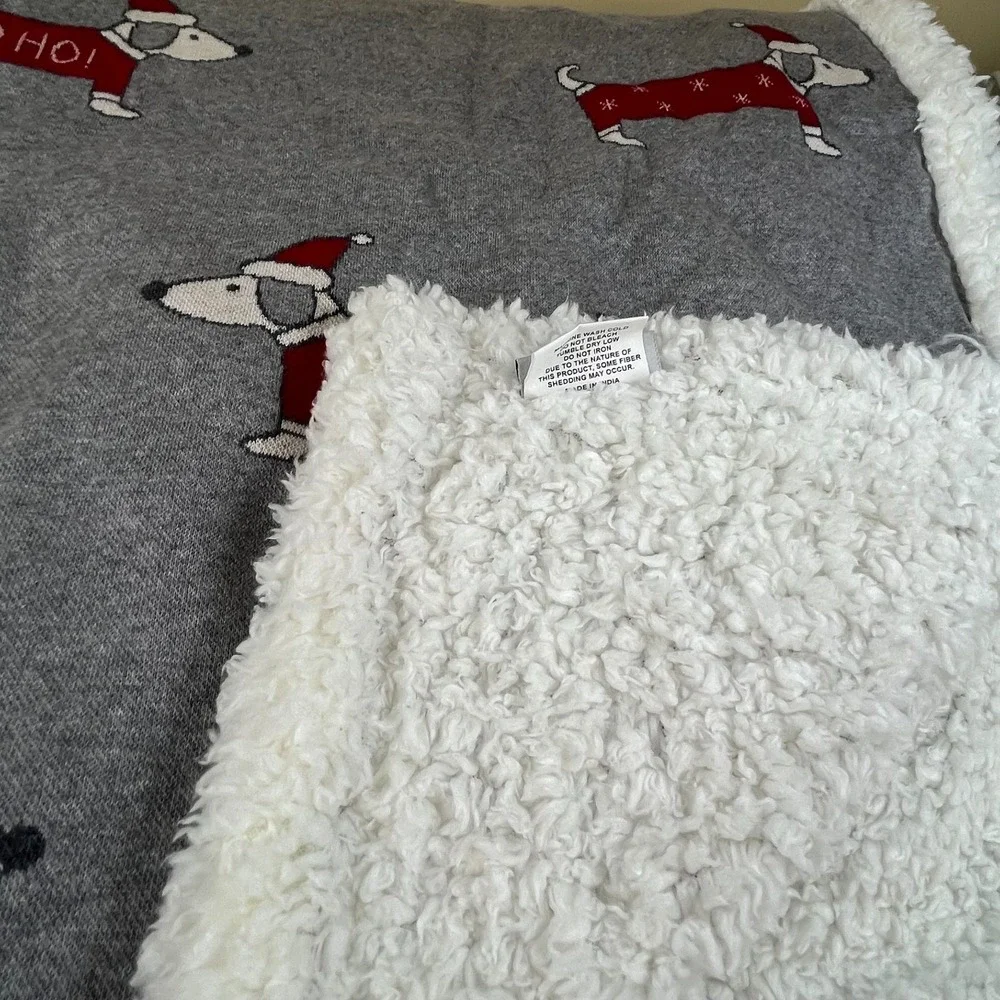Nicole Miller Home Sherpa Throw Blanket Christmas Dachshund Dogs 50x60 Gray Red
